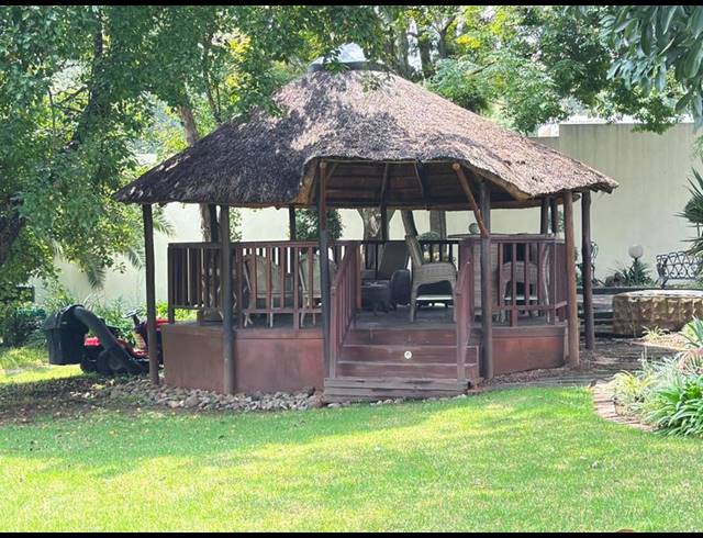 5 BEDROOM HOUSE FOR SALE IN BRYANSTON